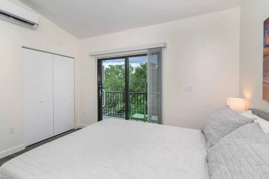 Siena Gardens # 12 Apartamento West Bay