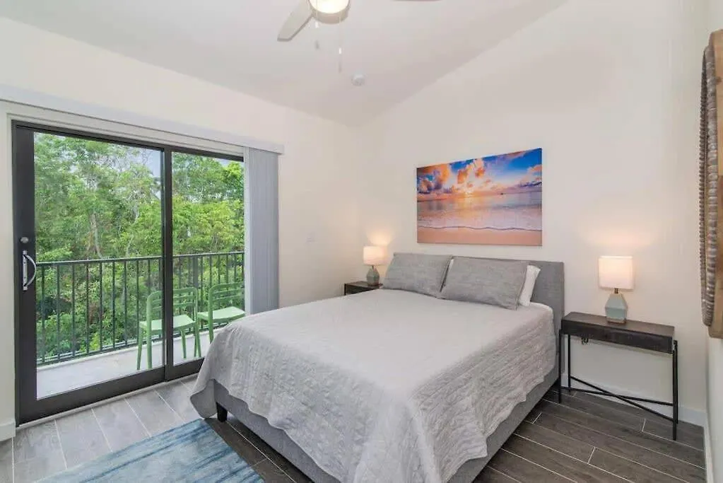 Siena Gardens # 12 Apartamento West Bay